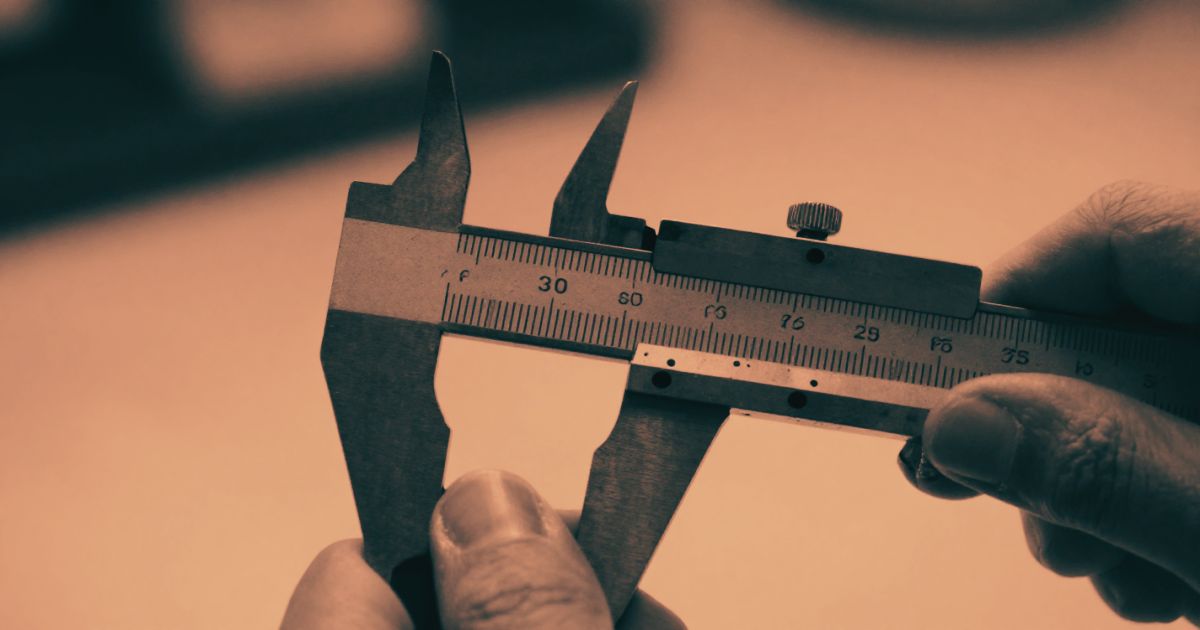 Precision measuring instrument checking a boundary